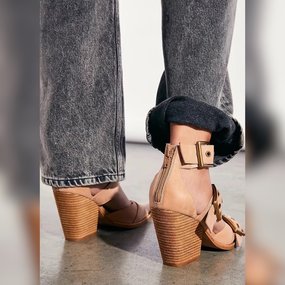 ‼️SOLD OUT ‼️Free People Jeffrey Campbell Hendrix Heels - Picture 3 of 8